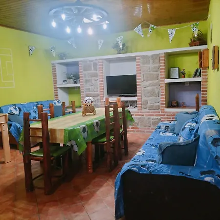 Don Mauricio Y Periquines *